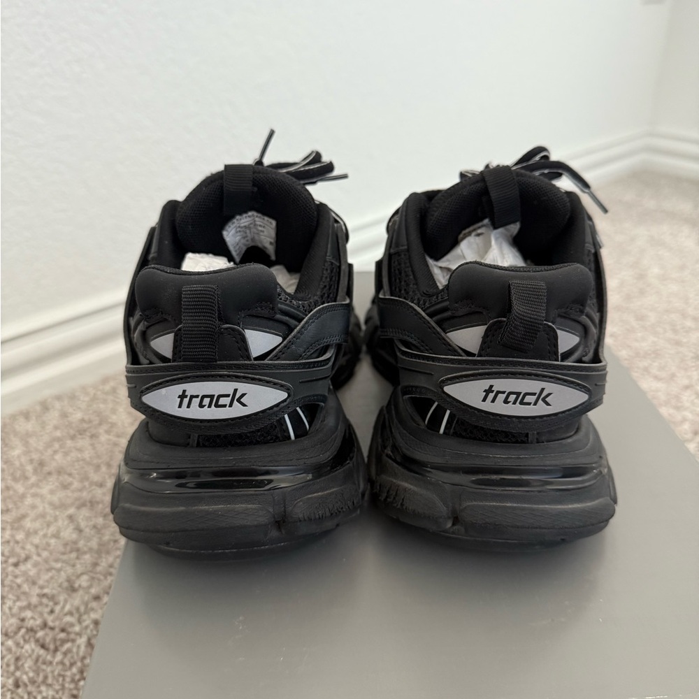 Balenciaga Unisex Track Sneakers - Picture 3 of 7